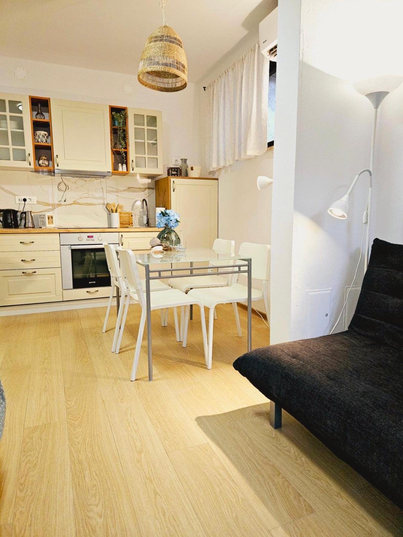 Apartma Tul Изола Екстериор снимка