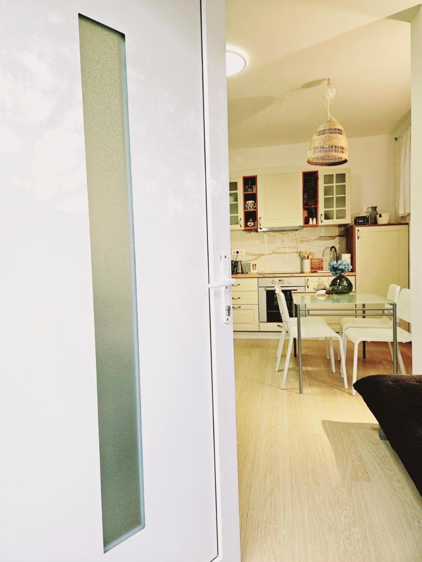 Apartma Tul Изола Екстериор снимка