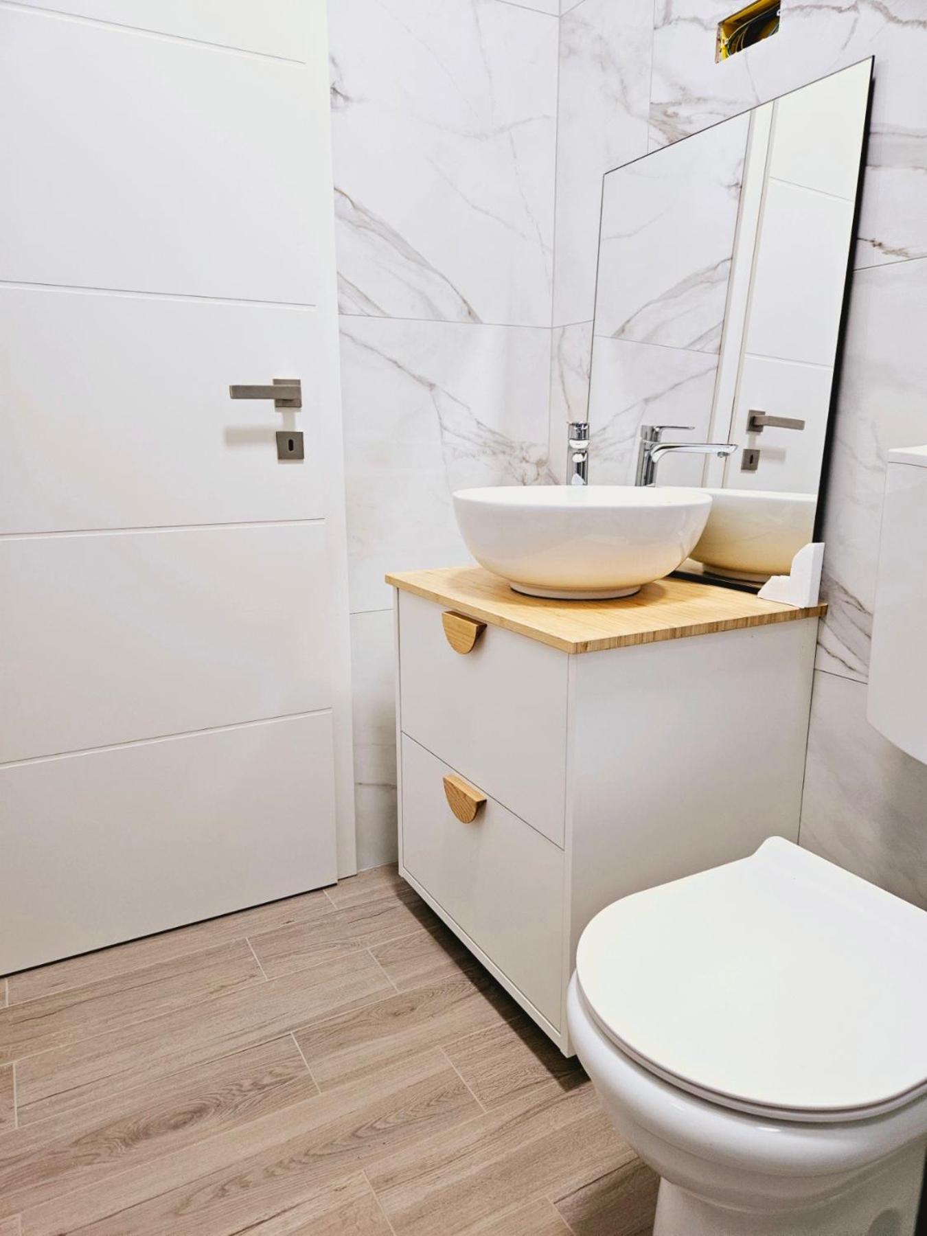 Apartma Tul Изола Екстериор снимка
